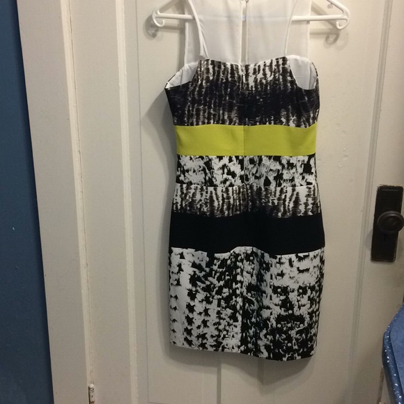 BCBG MAXAZRIA Dress Size 2 - Picture 6 of 11